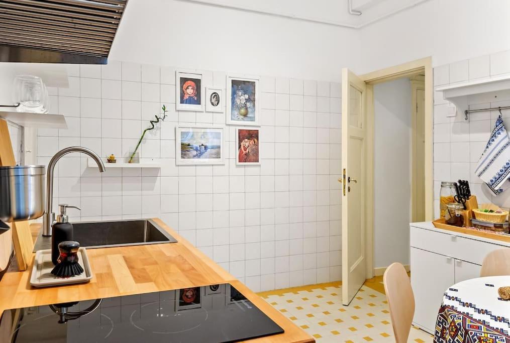 Ultra-Central University Square Apartament Apartament ブカレスト エクステリア 写真