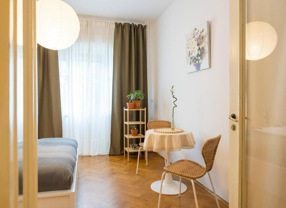 Ultra-Central University Square Apartament Apartament ブカレスト エクステリア 写真